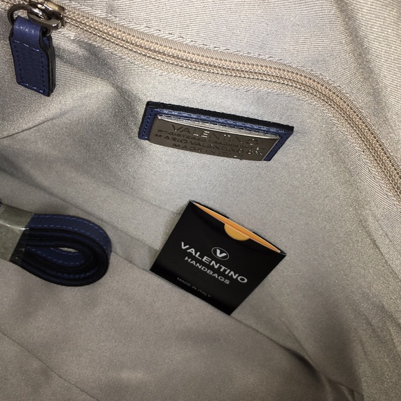 Valentino - Picture 5 of 6